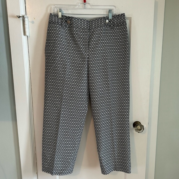 Ann Taylor  Womens Size 12 Black & White Print Margo Pants Capris - Picture 1 of 15
